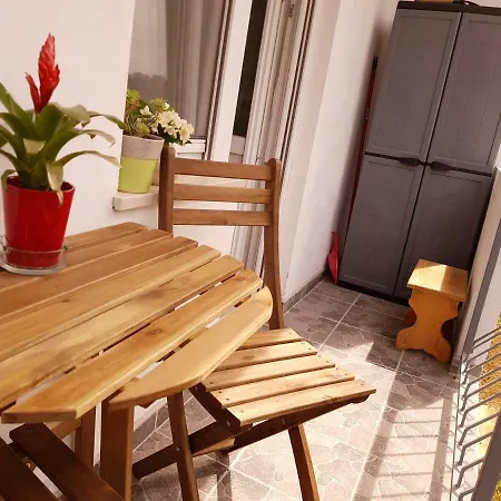 1 Apartment
